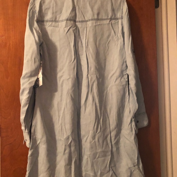 Celebrity Pink light and comfy chambray dress - Picture 3 of 6